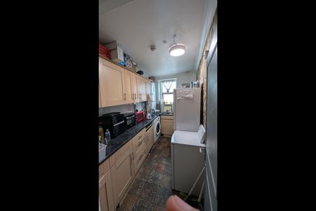 Room in a Shared House, Craven Park Road, NW10 - Photo 4