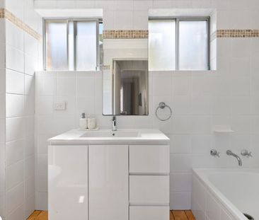 Modern 2-Bedroom Home Moments from Collaroy Beach - Photo 6