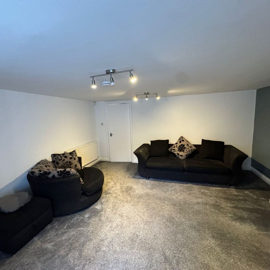1 Bed Flat, Withington Road, M16 - Photo 1