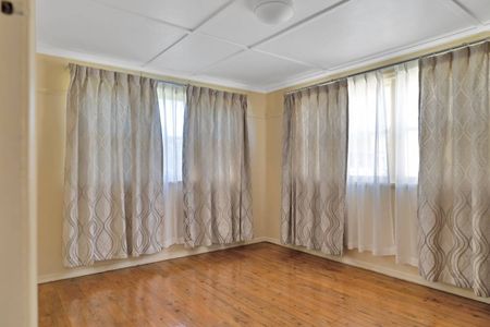Classic Comfort in Centenary Heights - Photo 2