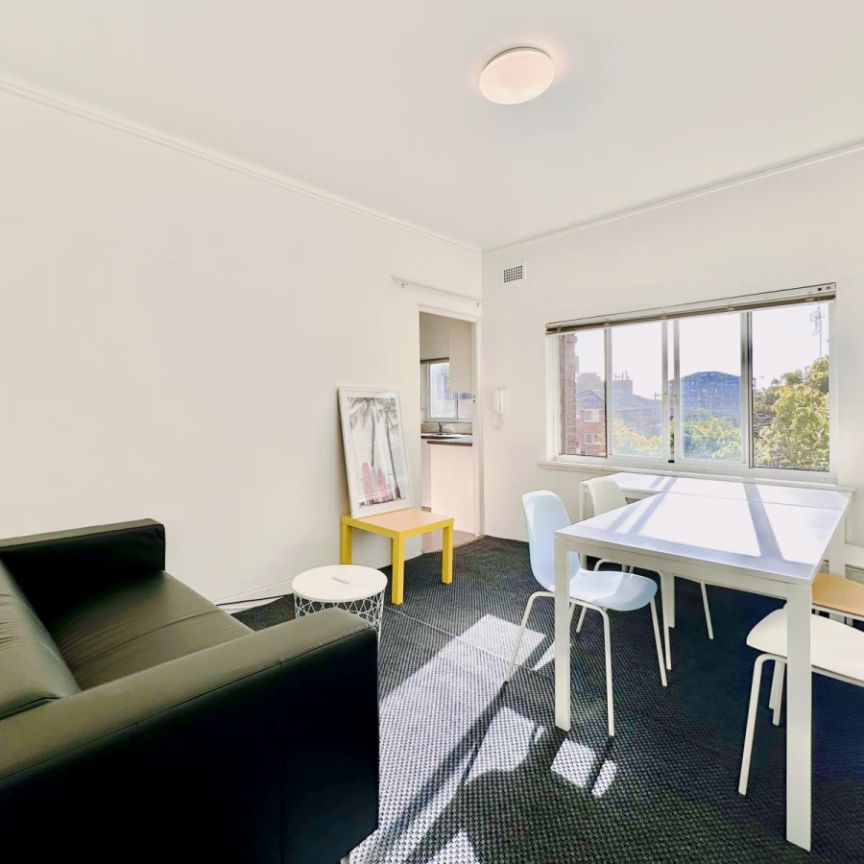 5 bed 3 bath-single room - Photo 1