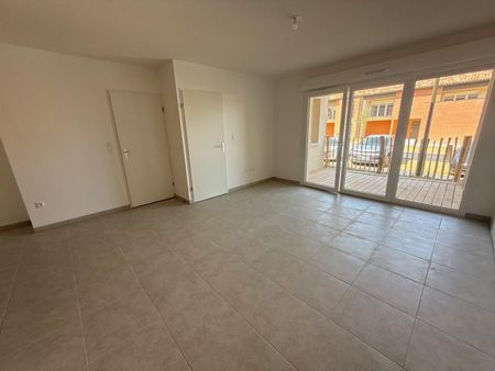 location Appartement T2 DE 47m² À CASTELGINEST - Photo 5