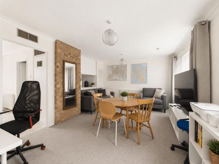 3 bedroom end of terrace house to rent - Photo 2