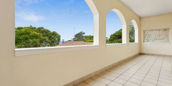 Recently Renovated House-Sized Apartment - Photo 3