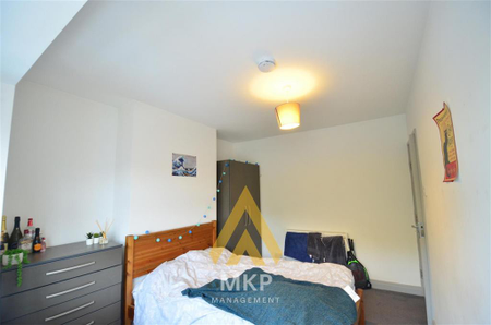 5 bedroom terraced house to rent - Photo 5