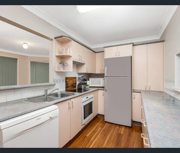 Three Bedroom Home for Lease ! - Photo 5