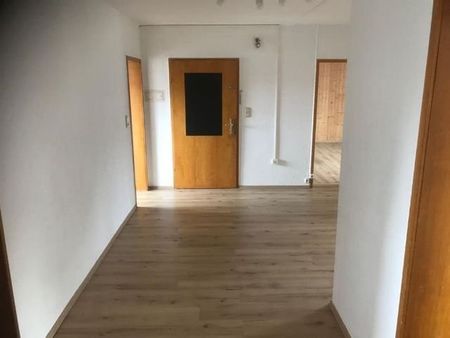 4 Zimmer DG Wohnung mit Balkon in Rosdorf - Foto 2