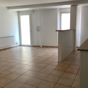A louer appartement de type F2 - centre ville Carentan - plain pied - Photo 2