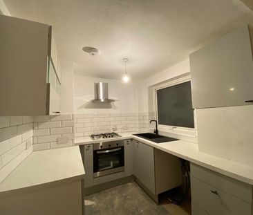 2 Bed Maisonette, Cheriton Court, SE25 - Photo 3