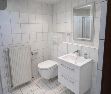 Helle 2-Zimmer-Wohnung mit Balkon in gepflegtem Haus - Photo 3