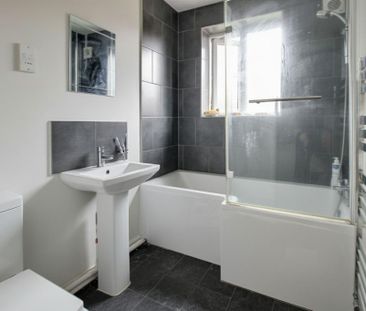 2 bedroom terraced house to rent - Photo 3