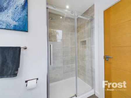 4 bedroom detached house to rent - Photo 3