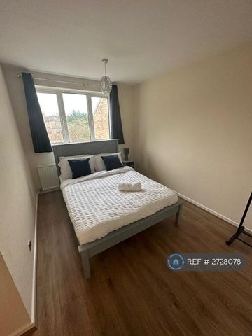 3 bedroom terraced house to rent - Photo 3