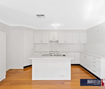 MODERN LIVING - Photo 1