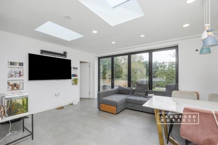 4 bedroom detached house to rent - Photo 2