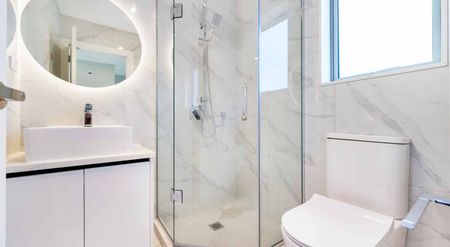 Charming 2-Bedroom Townhouse in Otara - Photo 4