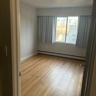 $2490 Beach View renovated unit - Photo 4