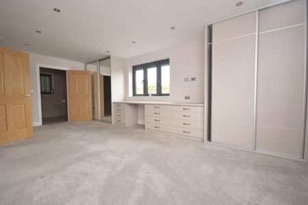 5 bedroom detached house to rent - Photo 5