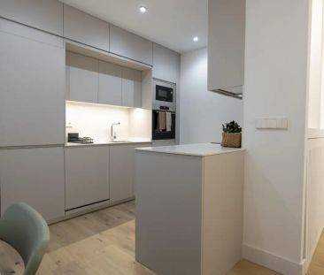 Room in a shared 6-bedroom apartment for rent in Goya, professionals and students only. - Foto 2