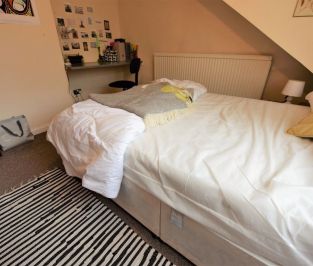 3 bedroom House in Burley Lodge Terrace, Leeds - Photo 6