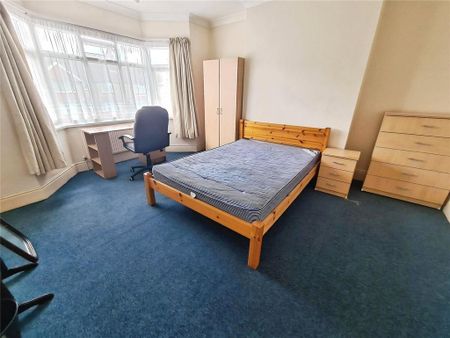 5 bedroom semi-detached house to rent - Photo 5