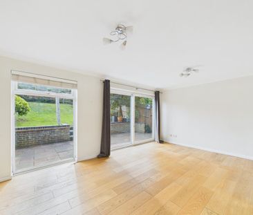 4 bedroom detached house to rent - Photo 1