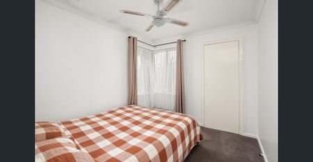 BEAUTIFULLY PRESENTED HOME! - Photo 2