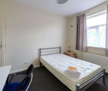 4 bedroom private hall to rent - Photo 5