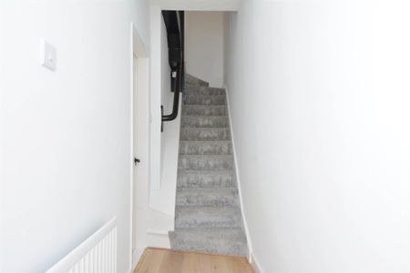 142 Greenville Road, off Grand Parade, BELFAST, BT5 5JY - Photo 4