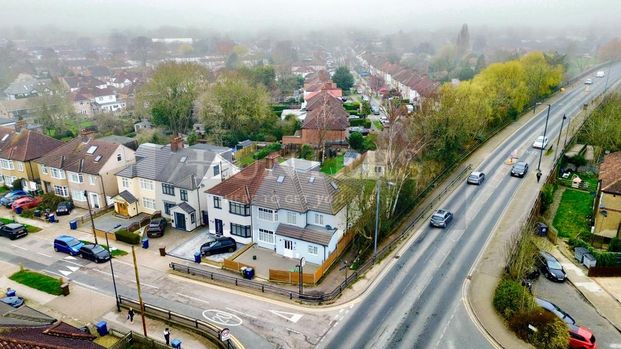 6 bedroom semi-detached house to rent - Photo 1
