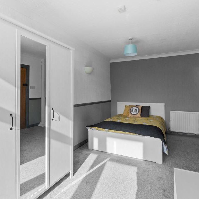 1 bedroom in a house share to rent - Photo 1