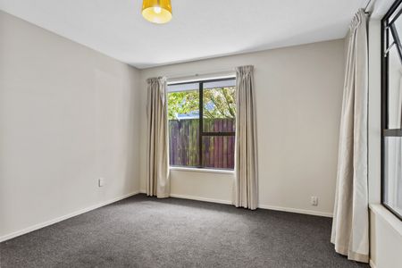 3-bedroom standalone house, with parking - Photo 2