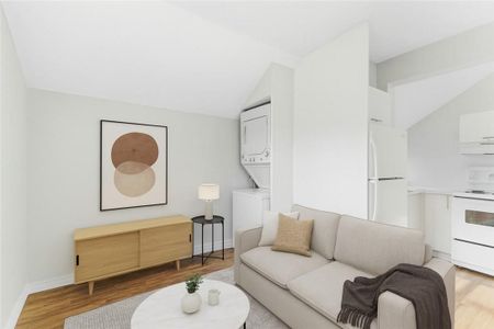 For Lease - 2 WINDSOR Street Unit# 2, Hamilton, Ontario - Photo 2