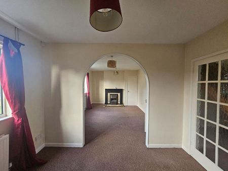 3 bedroom semi-detached house to rent - Photo 4