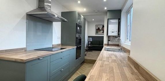 1 bedroom in a house share to rent - Photo 2