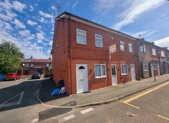 Property To Rent Junction Lane, St. Helens, WA9 | 2 Bedroom Apartment through Little Estate Agents - Photo 1