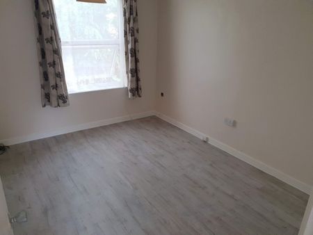 2 Bed Flat, Tremona Court, SO16 - Photo 3