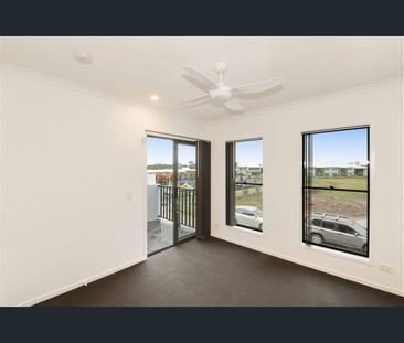 MODERN AND LOW MAINTENANCE LIVING IN THE HEART OF BARINGA - Photo 1