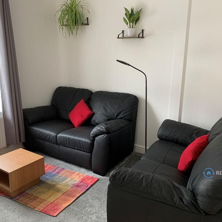 5 bedroom detached house to rent - Photo 1