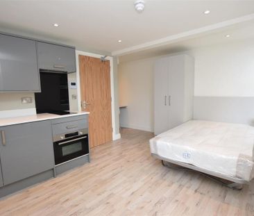 Studio to rent - Photo 2