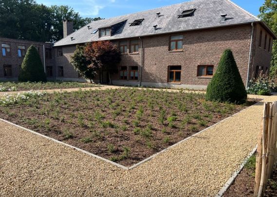 Gerenoveerd modern appartement met alle voorzieningen - Photo 1