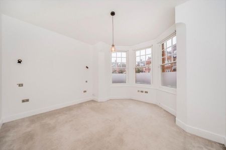 3 bedroom flat to rent - Photo 3