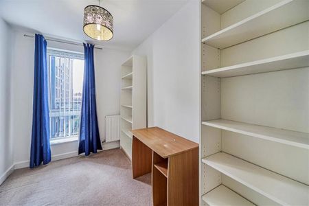 3 bedroom flat to rent - Photo 4