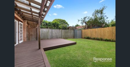 Spacious Renovated Townhouse - Photo 2