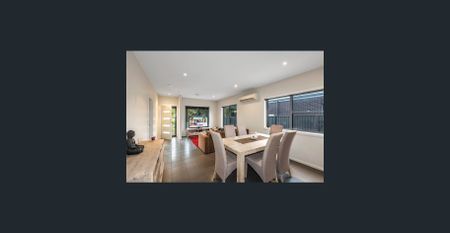 NEAT 3 BEDROOM TOWNHOUSE - Photo 2