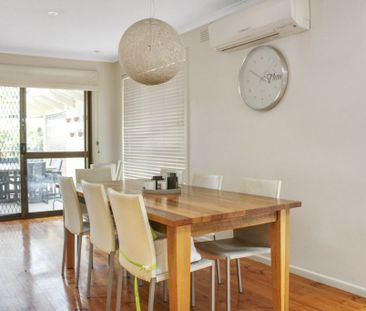 STUNNING HOME IN FANTASTIC LOCATION - Photo 6