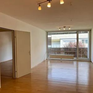 Ruhige 2-Zimmer-Wohnung mit großer Loggia & U-Bahn Nähe - Foto 2