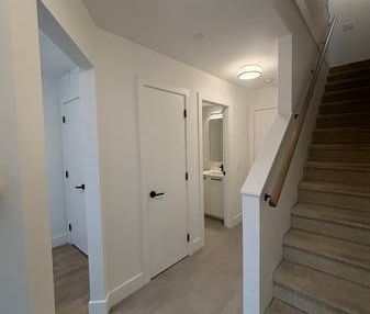 2 Bdrm, 2.5 Bathroom + Flex space Townhome (475) - Photo 4