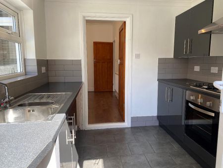 2 Bedroom Terraced House To Rent - Photo 5