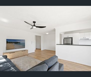 Ultimate Broadwater Lifestyle - North facing - Prime Location - Unf... - Photo 5